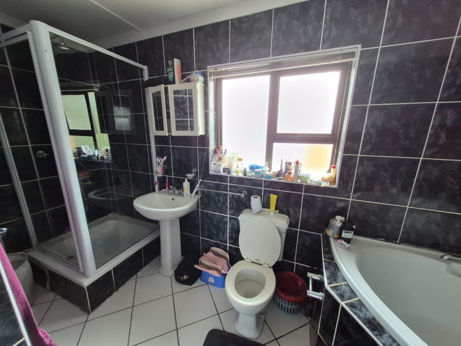 7 Bedroom Property for Sale in Dana Bay Western Cape